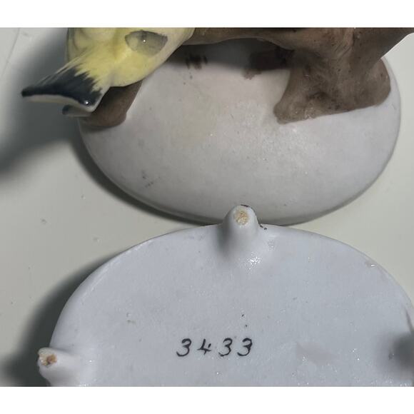 Lefton Porcelain Hand Painted Lidded Trinket Box Pink Yellow Birds On Branch - Picture 4 of 4